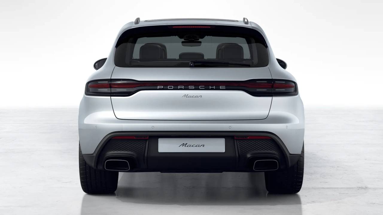 2026 Porsche Macan T photo 8