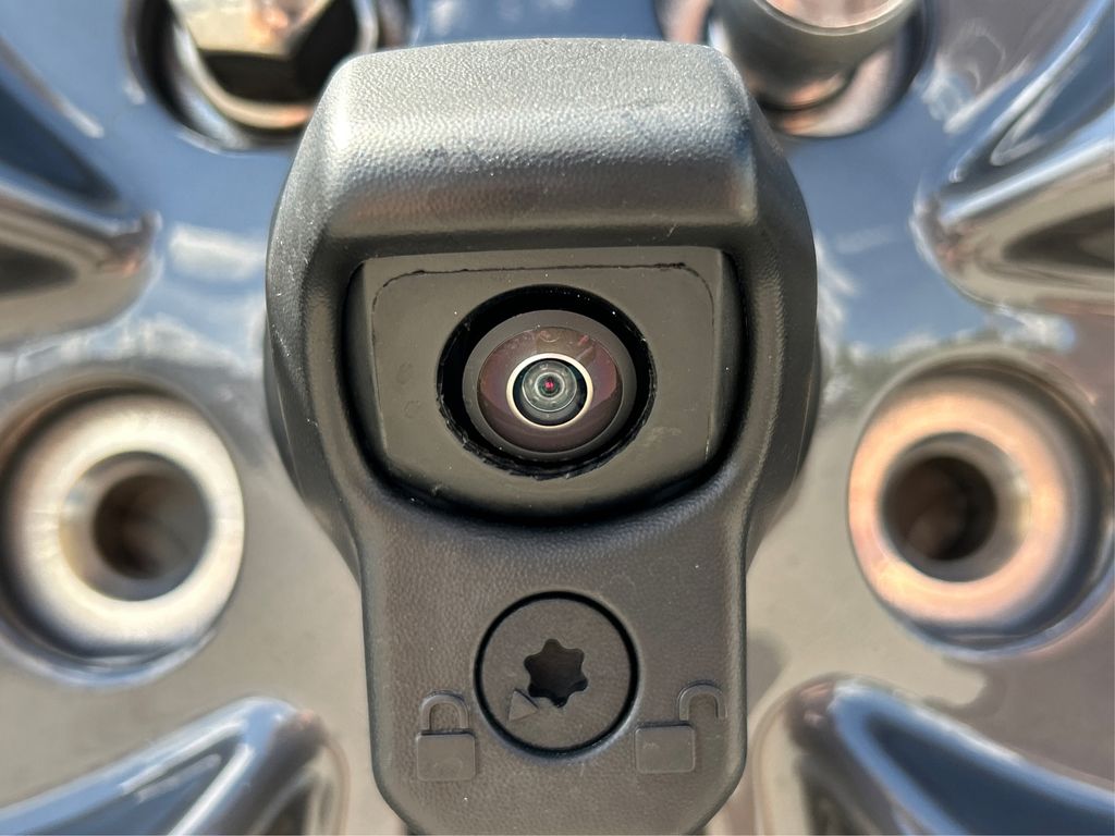 2025 Jeep Wrangler Sport S photo 13