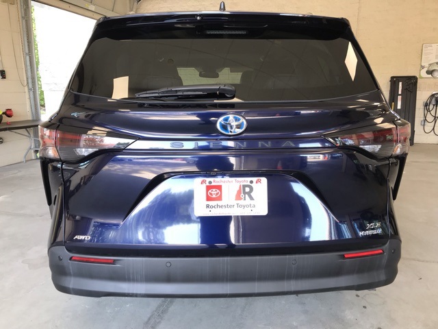 2024 Toyota Sienna XLE photo 4
