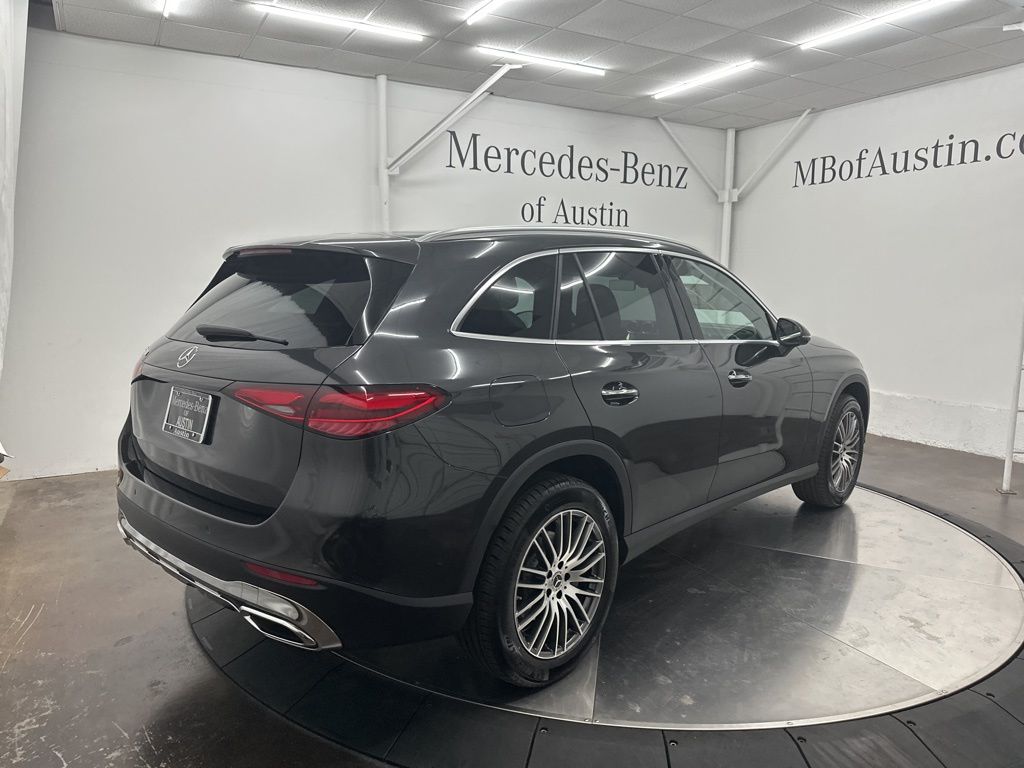 2026 Mercedes Benz GLC 300 photo 7