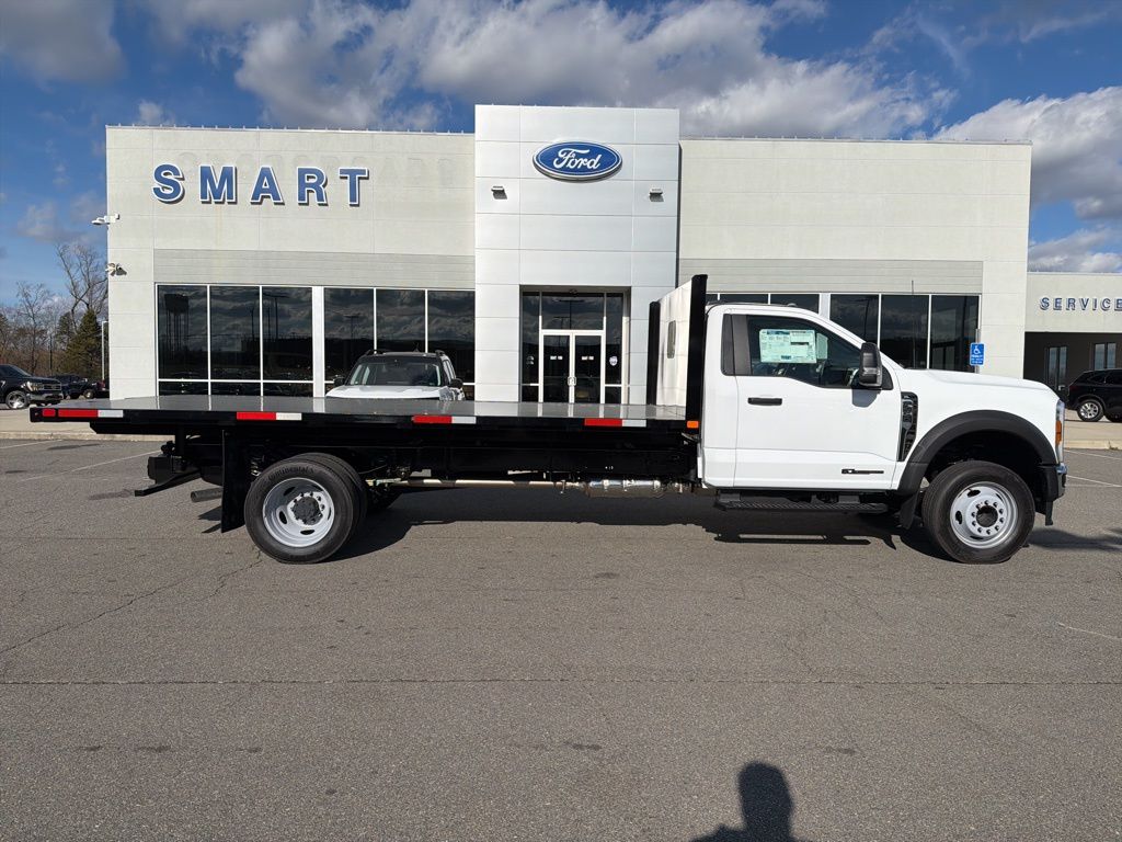 2026 Ford F-450 Super Duty Chassis Cab XL's photo