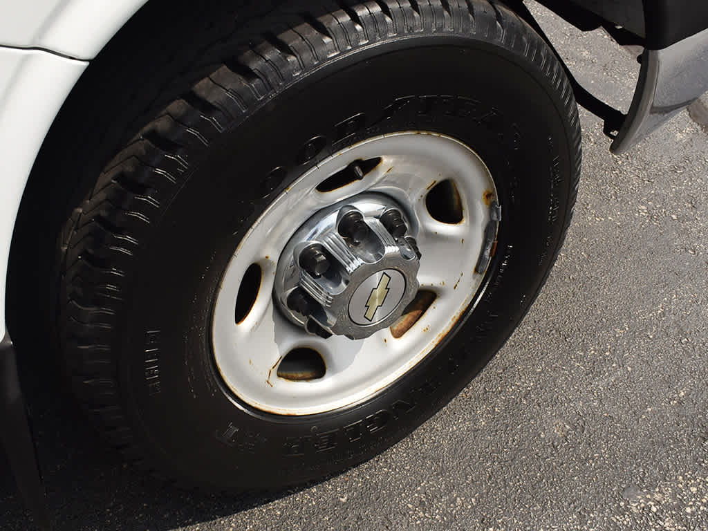 2014 Chevrolet Express 2500 LT photo 9