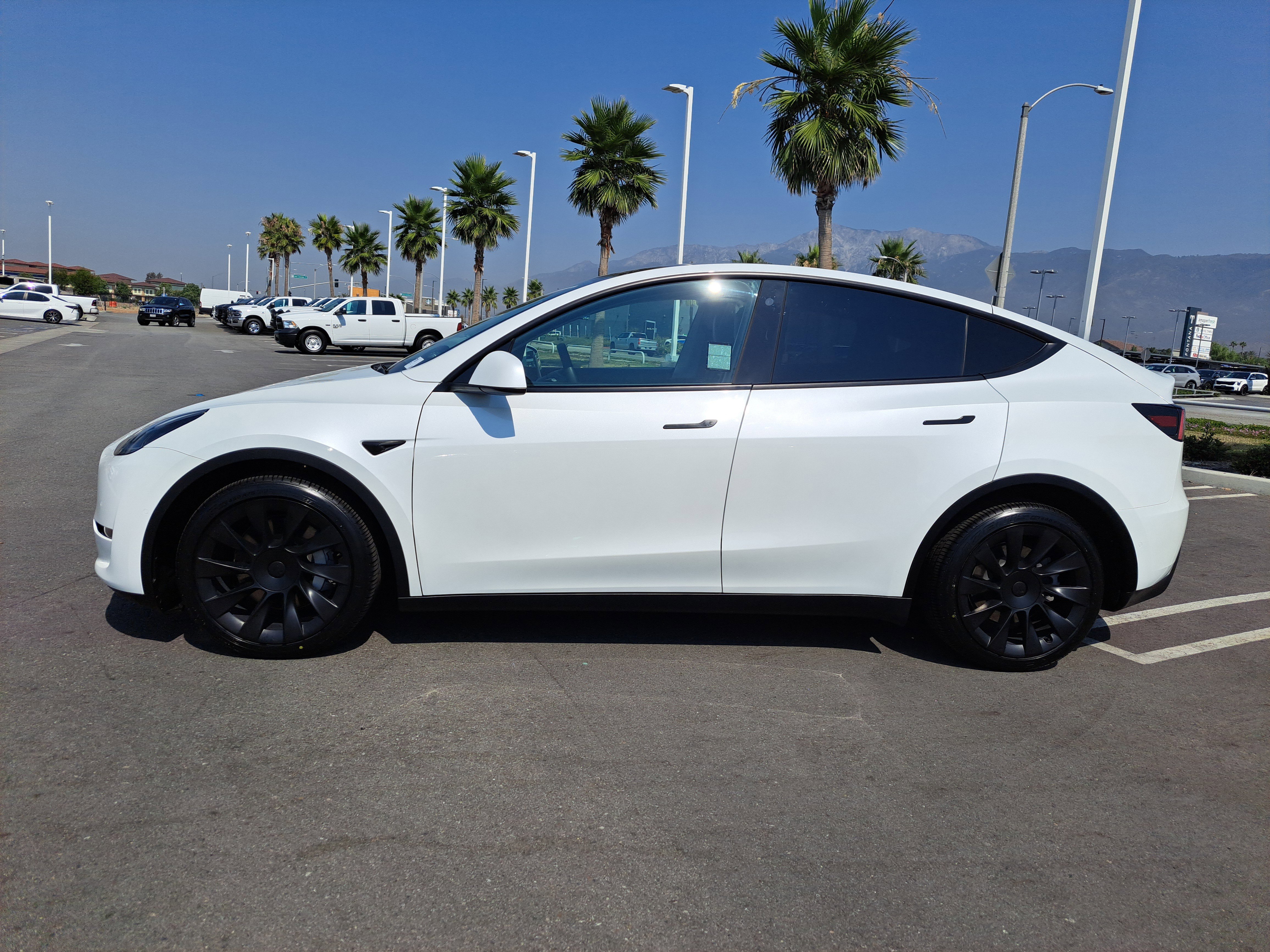 Used 2021 Tesla Model Y Long Range with VIN 5YJYGDEE3MF097454 for sale in Fontana, CA