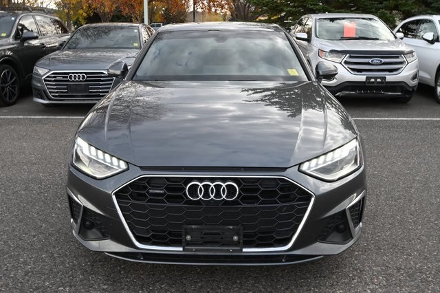 2022 Audi A4 45 S line Premium Plus photo 3