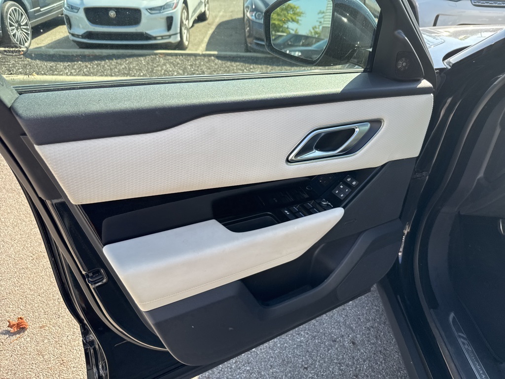 2023 Land Rover Range Rover Velar R-Dynamic S photo 13