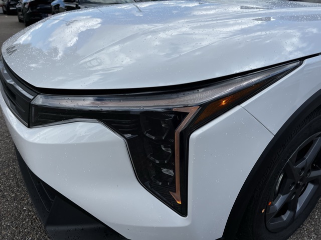 2025 Kia K4 LXS photo 13