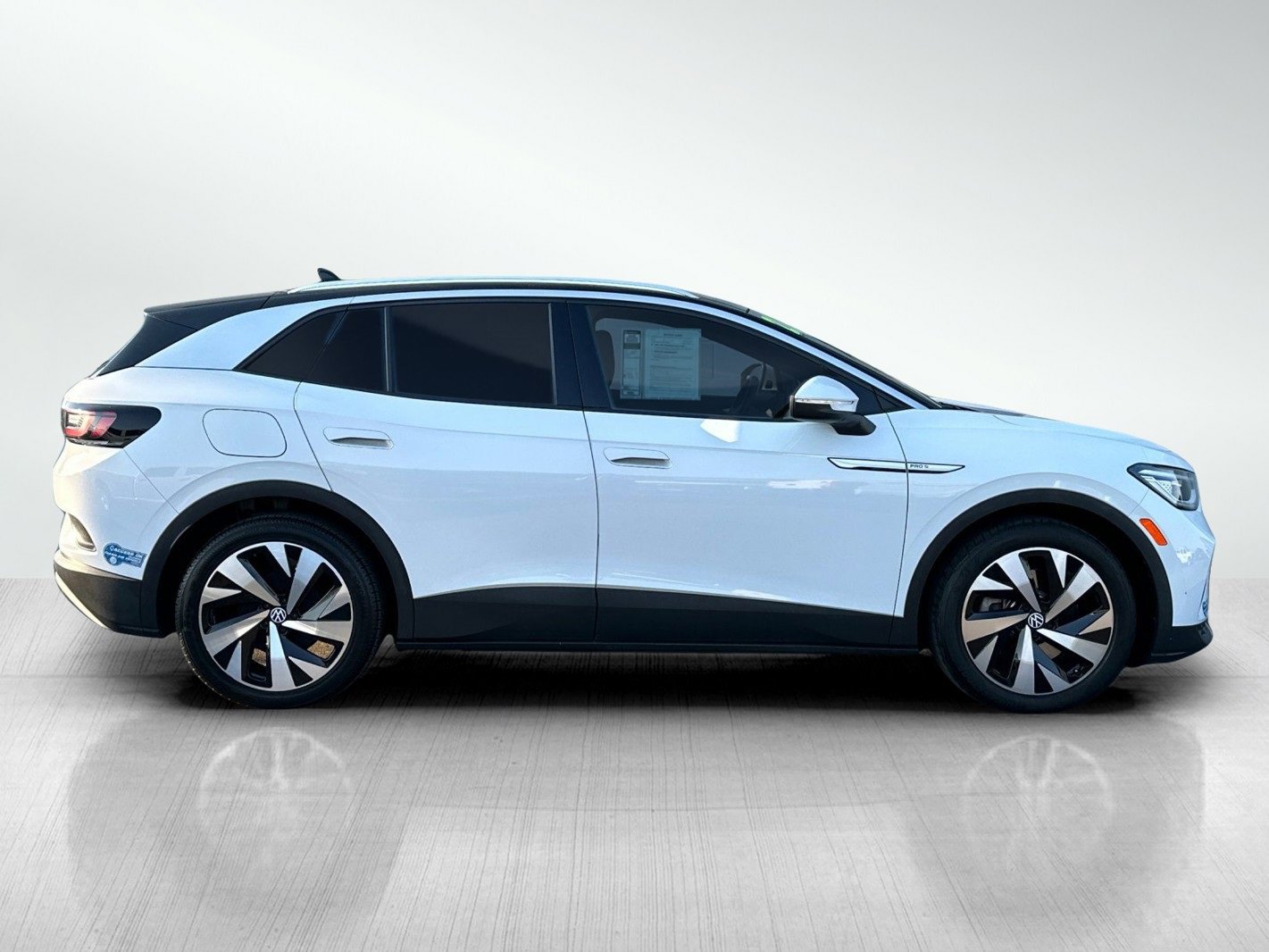 2021 Volkswagen ID.4 Pro S Gradient photo 2