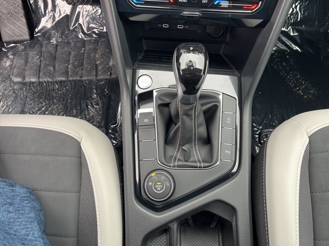 2025 Volkswagen Taos SE photo 18