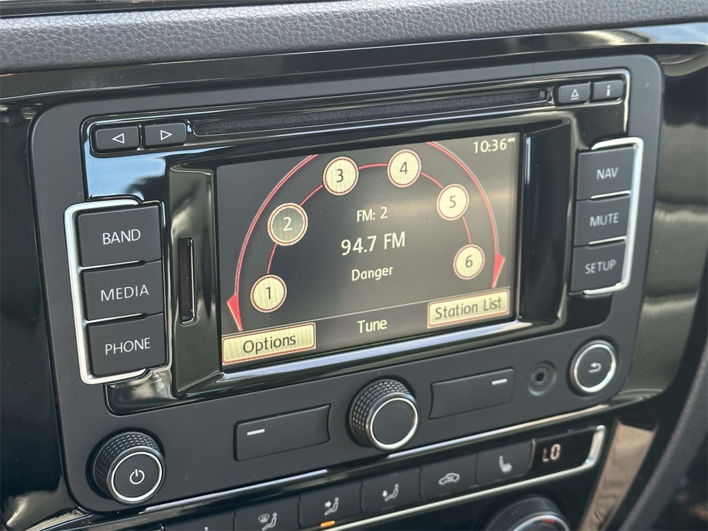2015 Volkswagen Jetta 2.0 TDI SEL photo 3