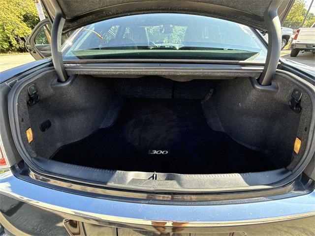2014 Chrysler 300 photo 17