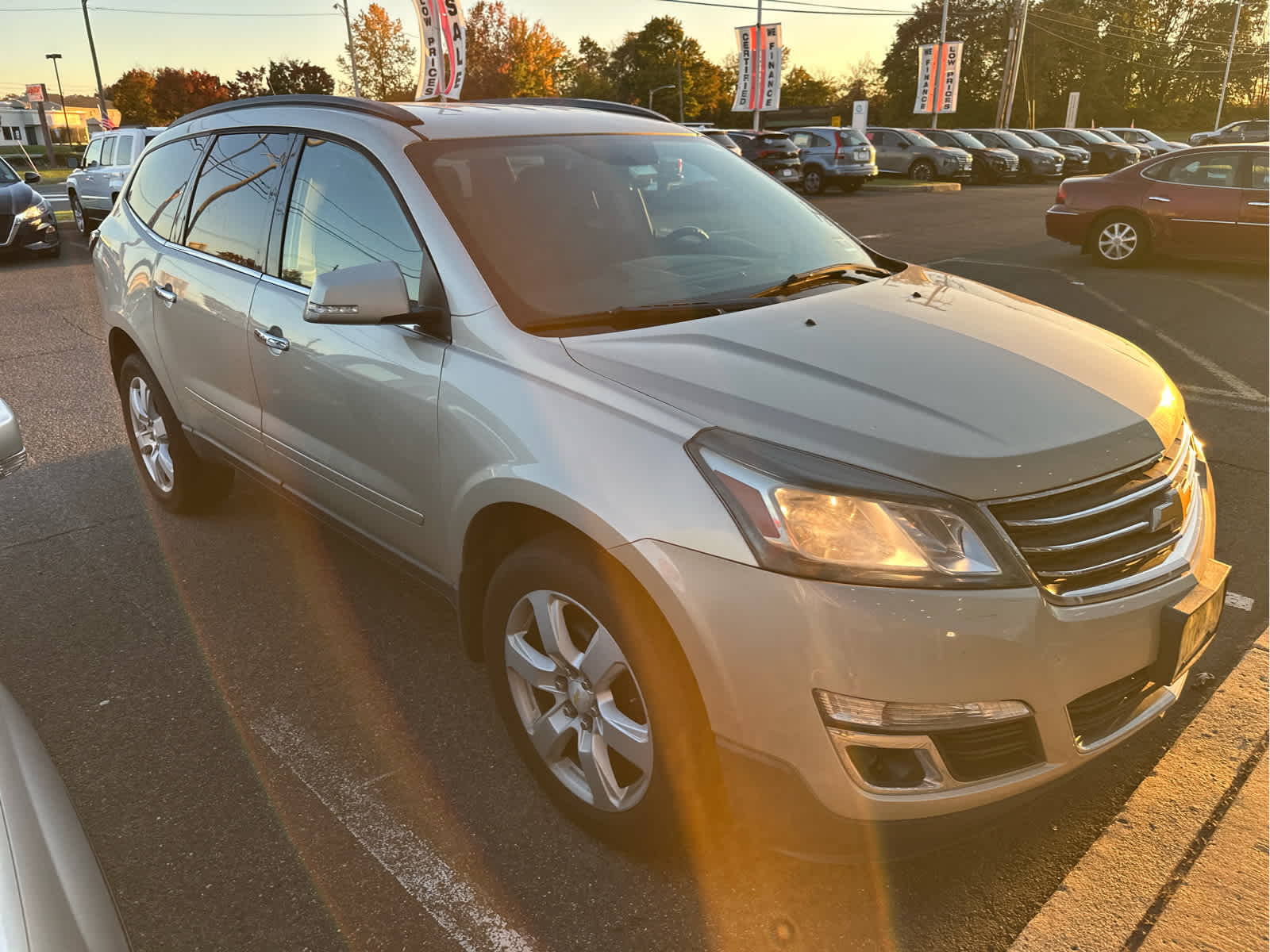 2016 Chevrolet Traverse 1LT photo 3