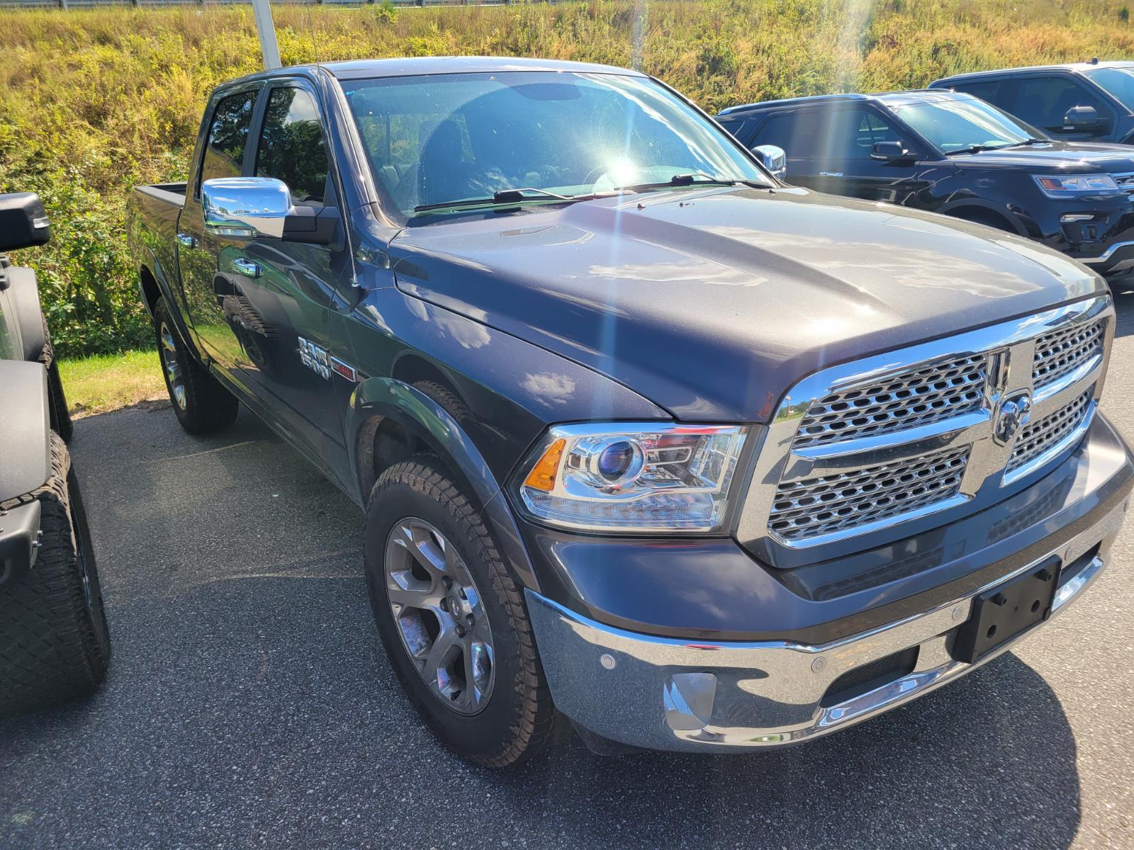 2017 Ram 1500 Laramie photo 3