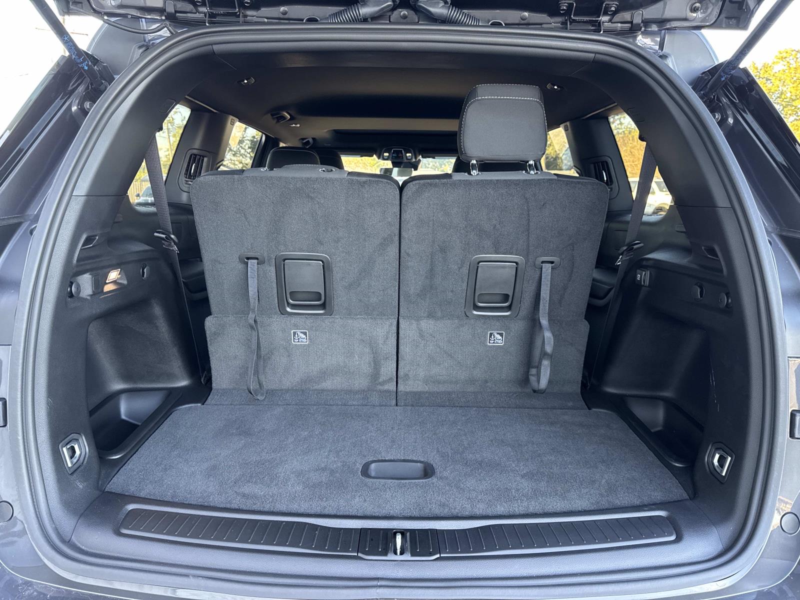 2025 Jeep Grand Cherokee Laredo X photo 4