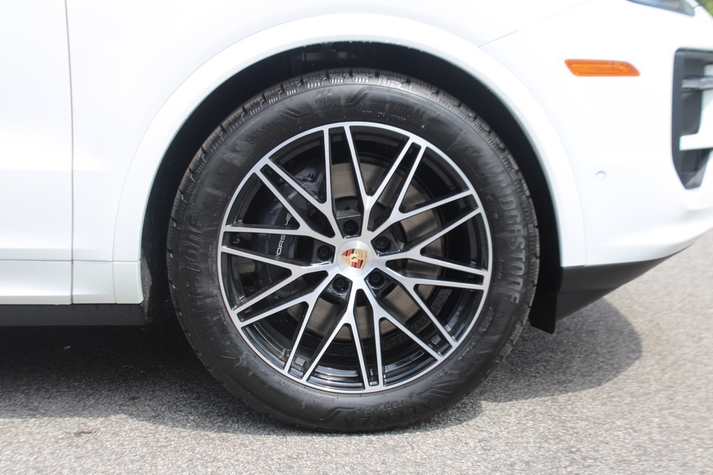 2026 Porsche Cayenne Coupe photo 16