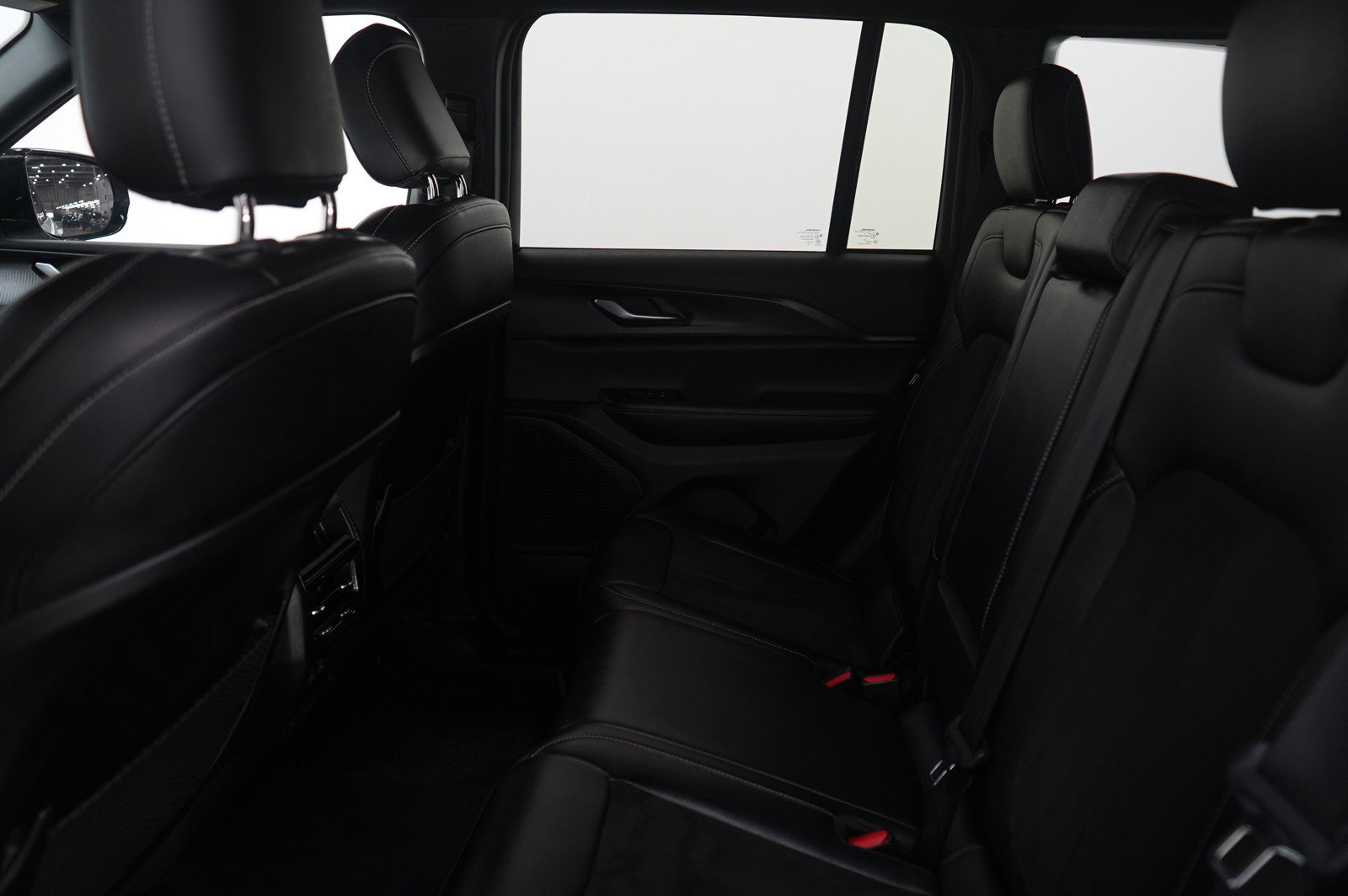 2023 Jeep Grand Cherokee Altitude photo 12