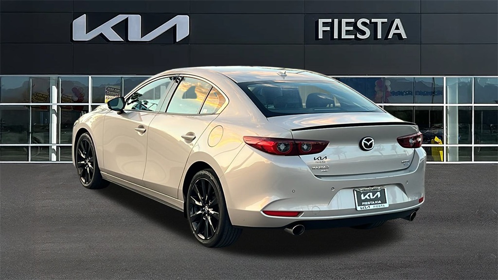 2022 Mazda Mazda3 Premium Plus photo 3