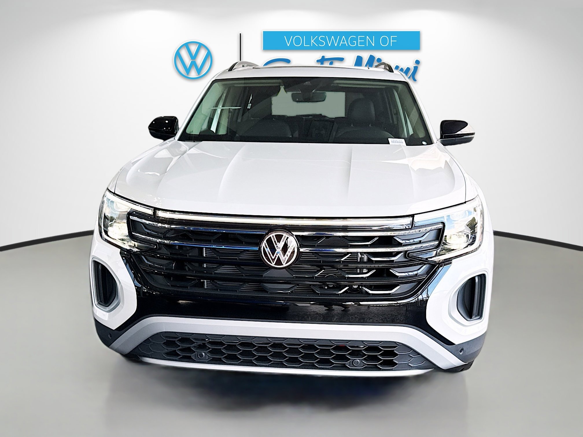 2026 Volkswagen Atlas Peak Edition SE photo 2