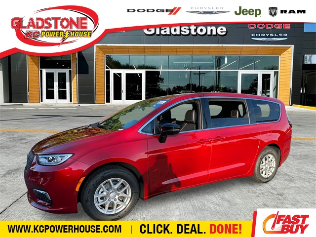 2026 Chrysler Pacifica Select's photo