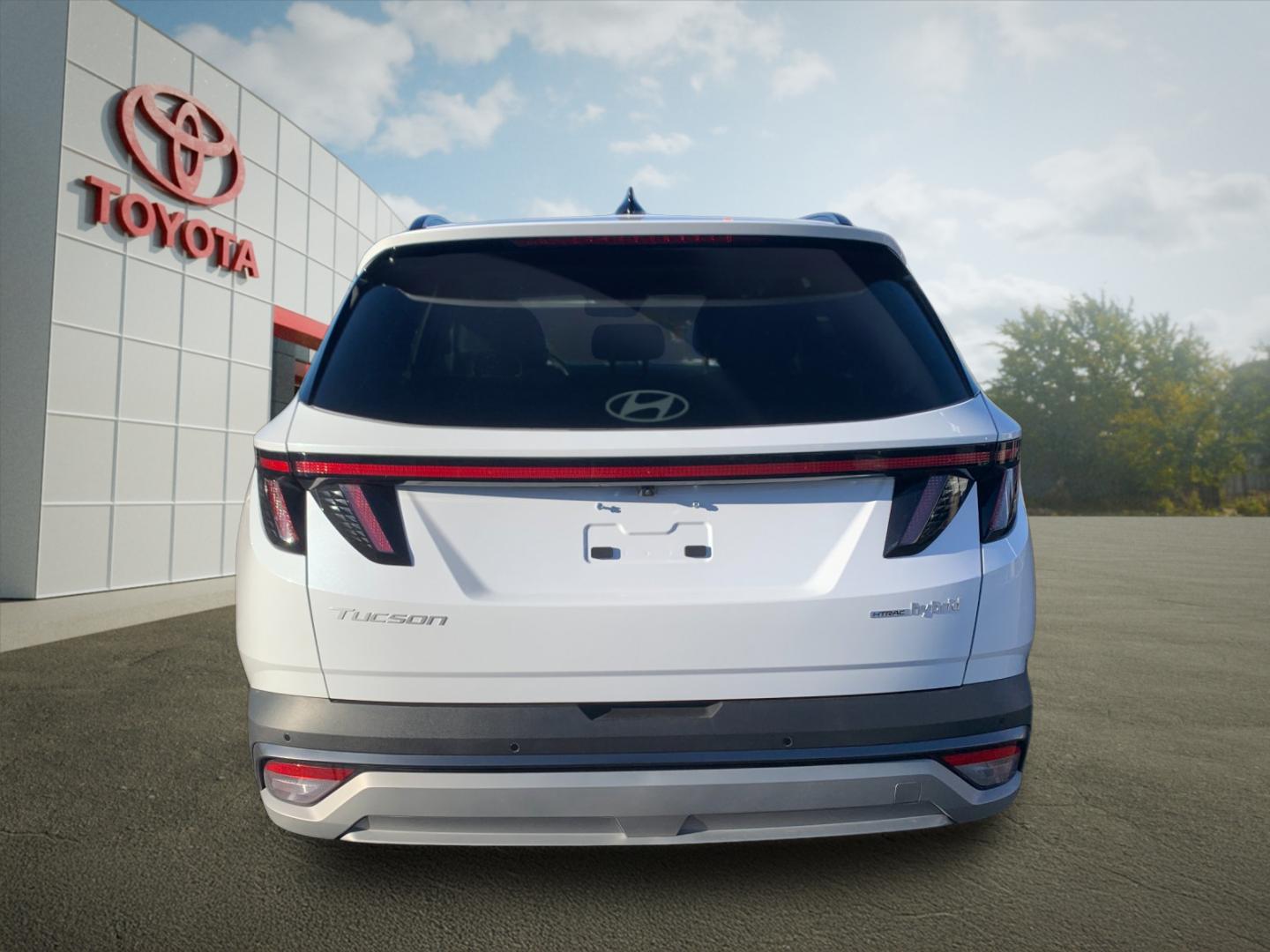 2025 Hyundai Tucson Hybrid Limited photo 4