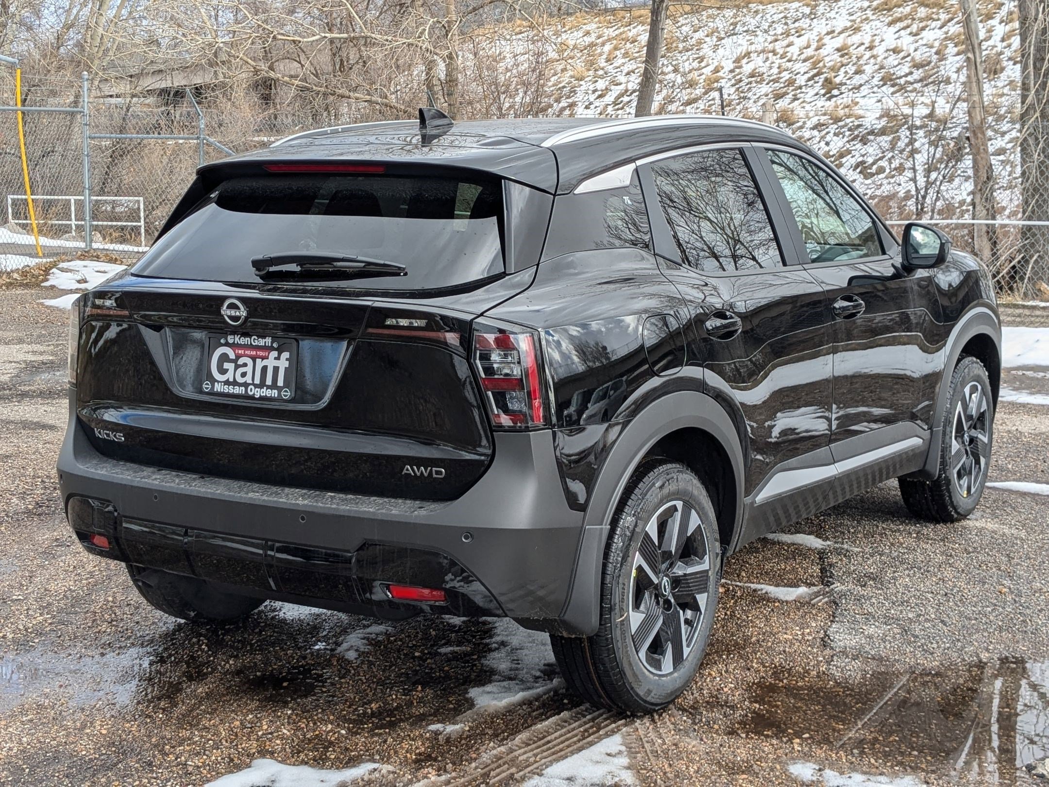 2025 Nissan Kicks SV photo 3