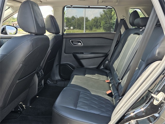 2023 Nissan Rogue Platinum photo 6