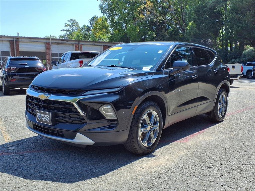 2023 Chevrolet Blazer 2LT photo 2