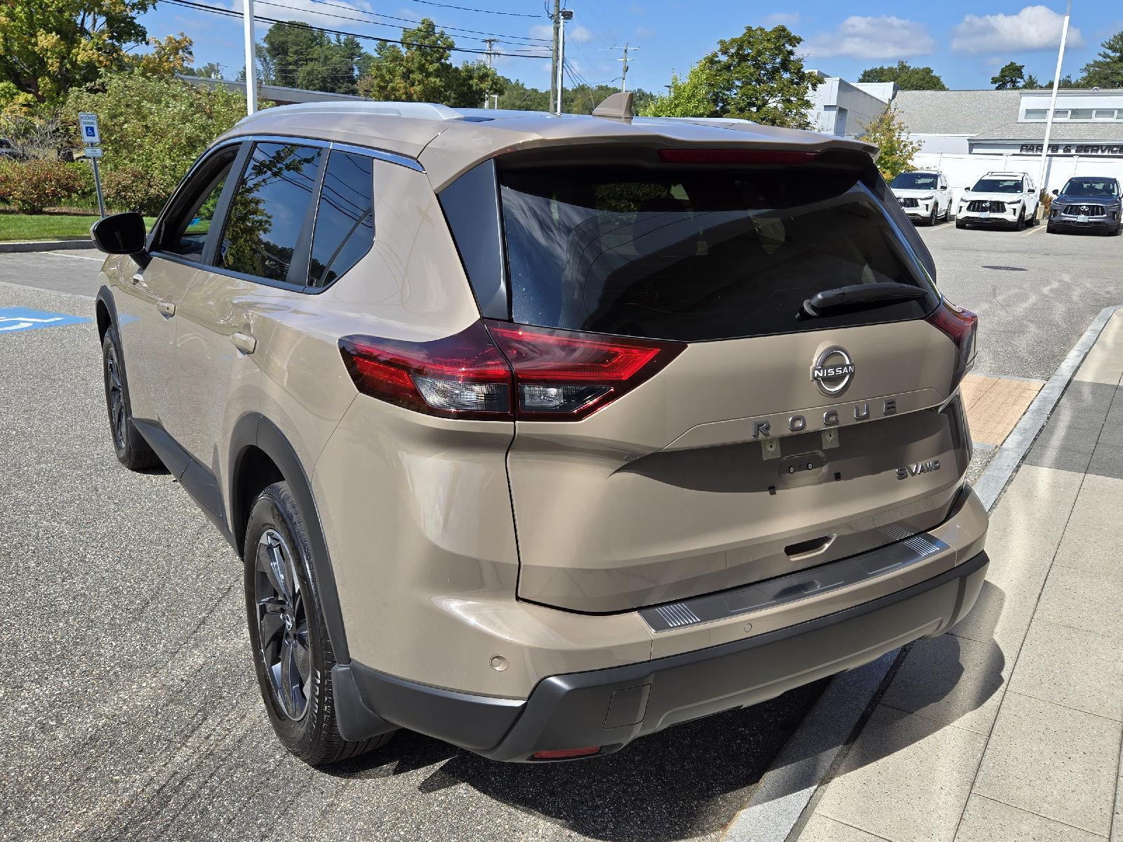 2024 Nissan Rogue SV photo 12