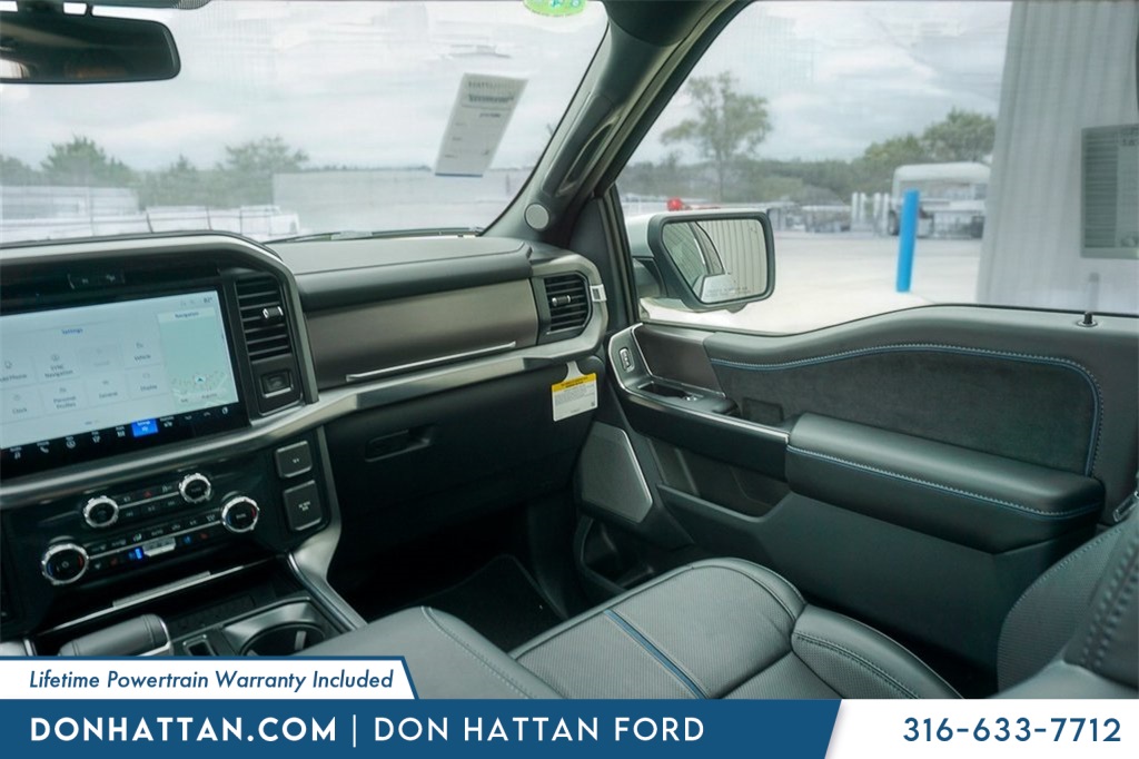 2025 Ford F-150 Platinum photo 16