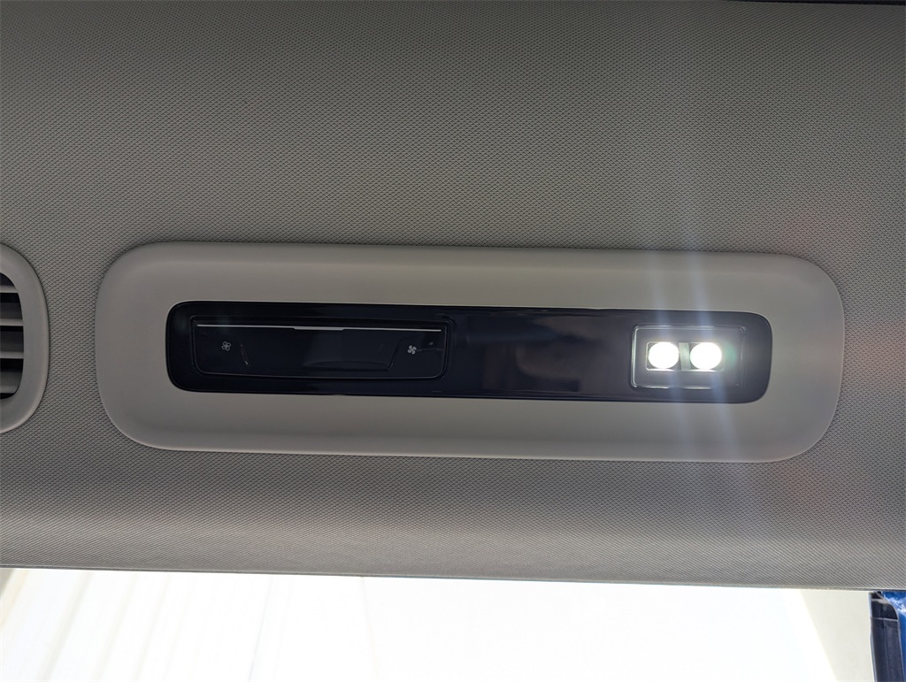2025 Volkswagen ID. Buzz photo 26