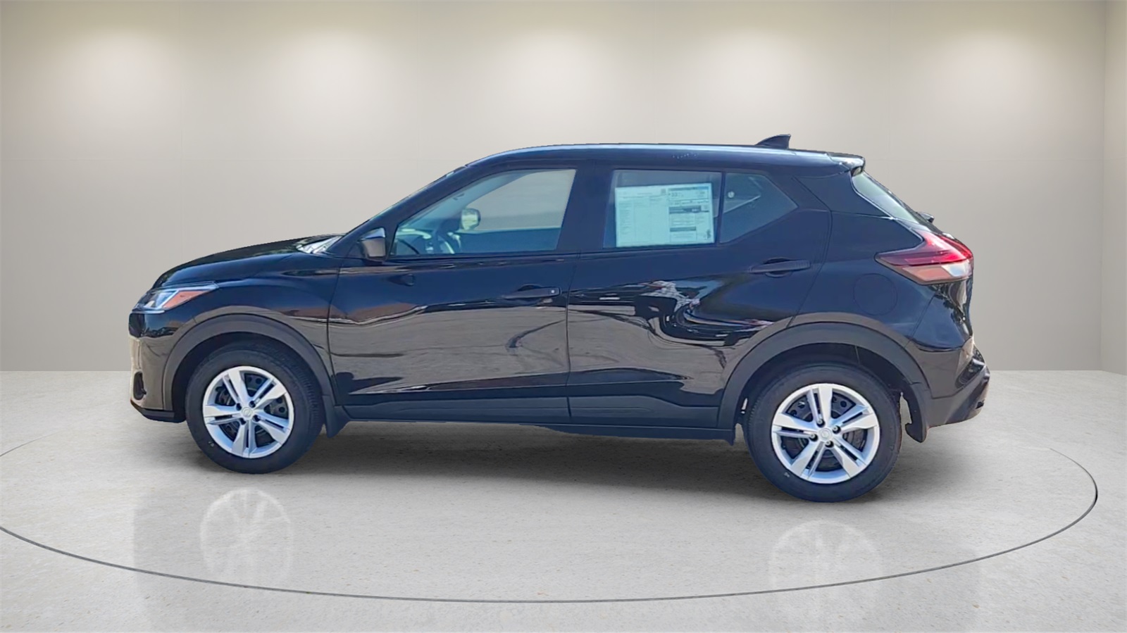 2025 Nissan Kicks Play S photo 4