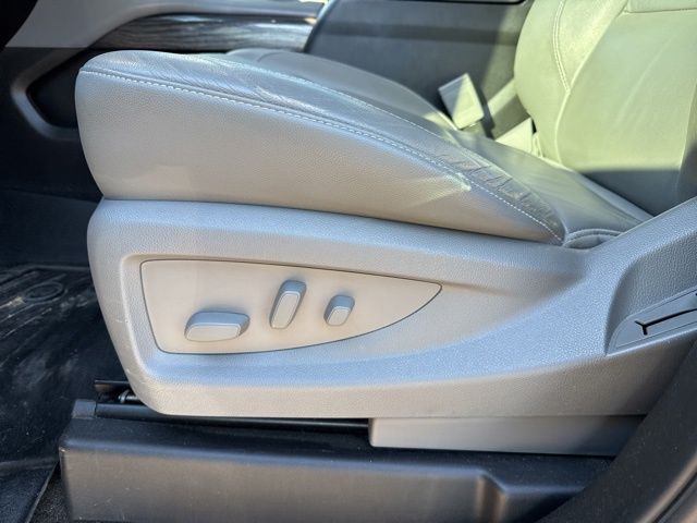 2018 Chevrolet Tahoe LT photo 5