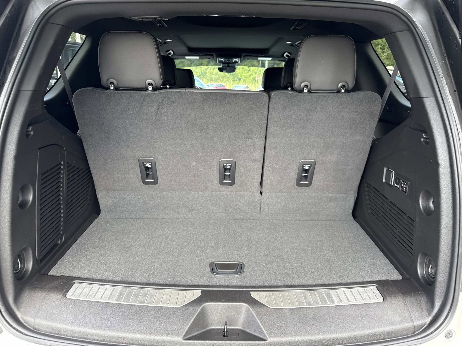 2023 Chevrolet Tahoe High Country photo 34