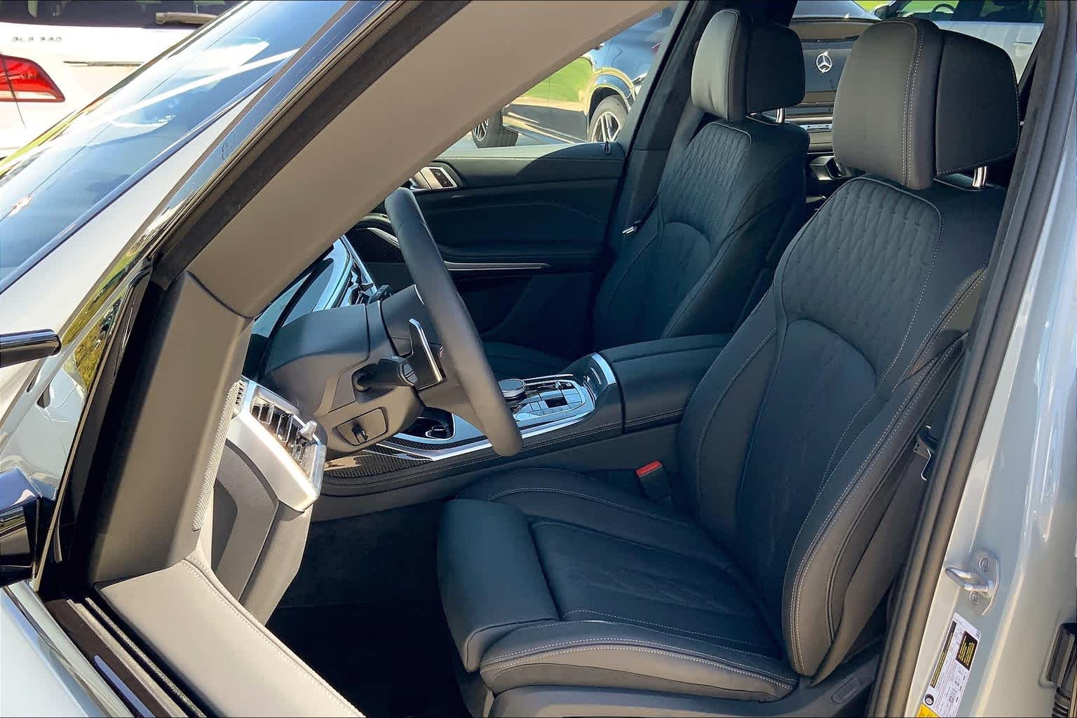 New 2024 BMW X7 M60i Sport Utility in Houston R9T98429 AcceleRide