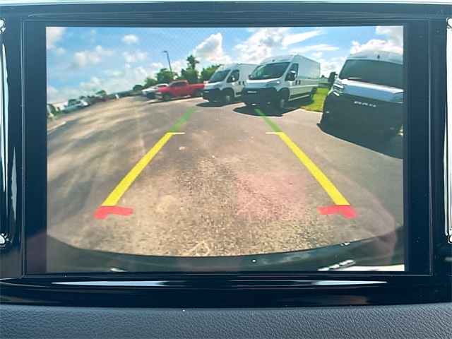 2025 Chrysler Voyager LX photo 12
