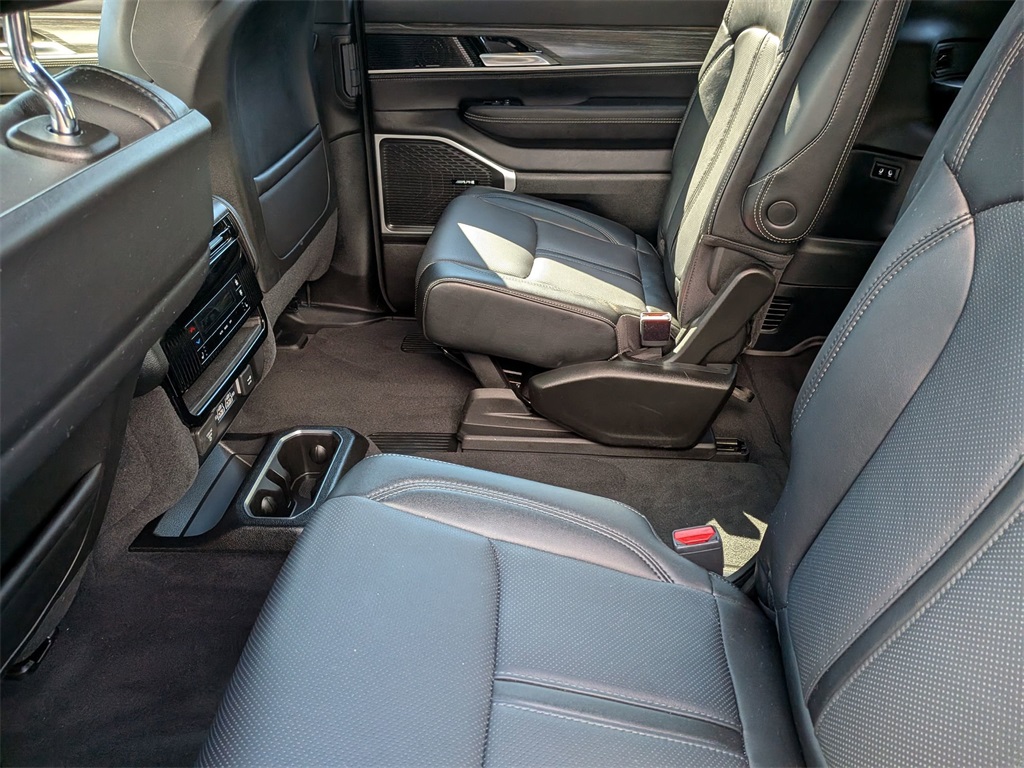 2024 Jeep Wagoneer L Series III photo 20