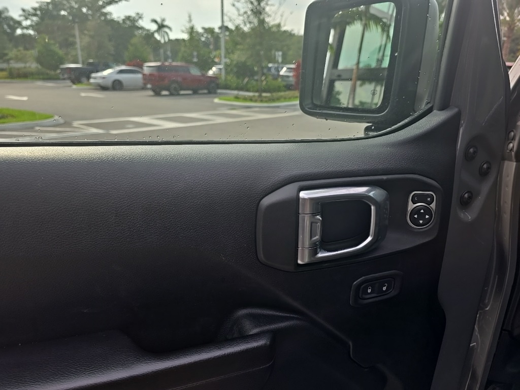 2021 Jeep Wrangler Unlimited Willys photo 24