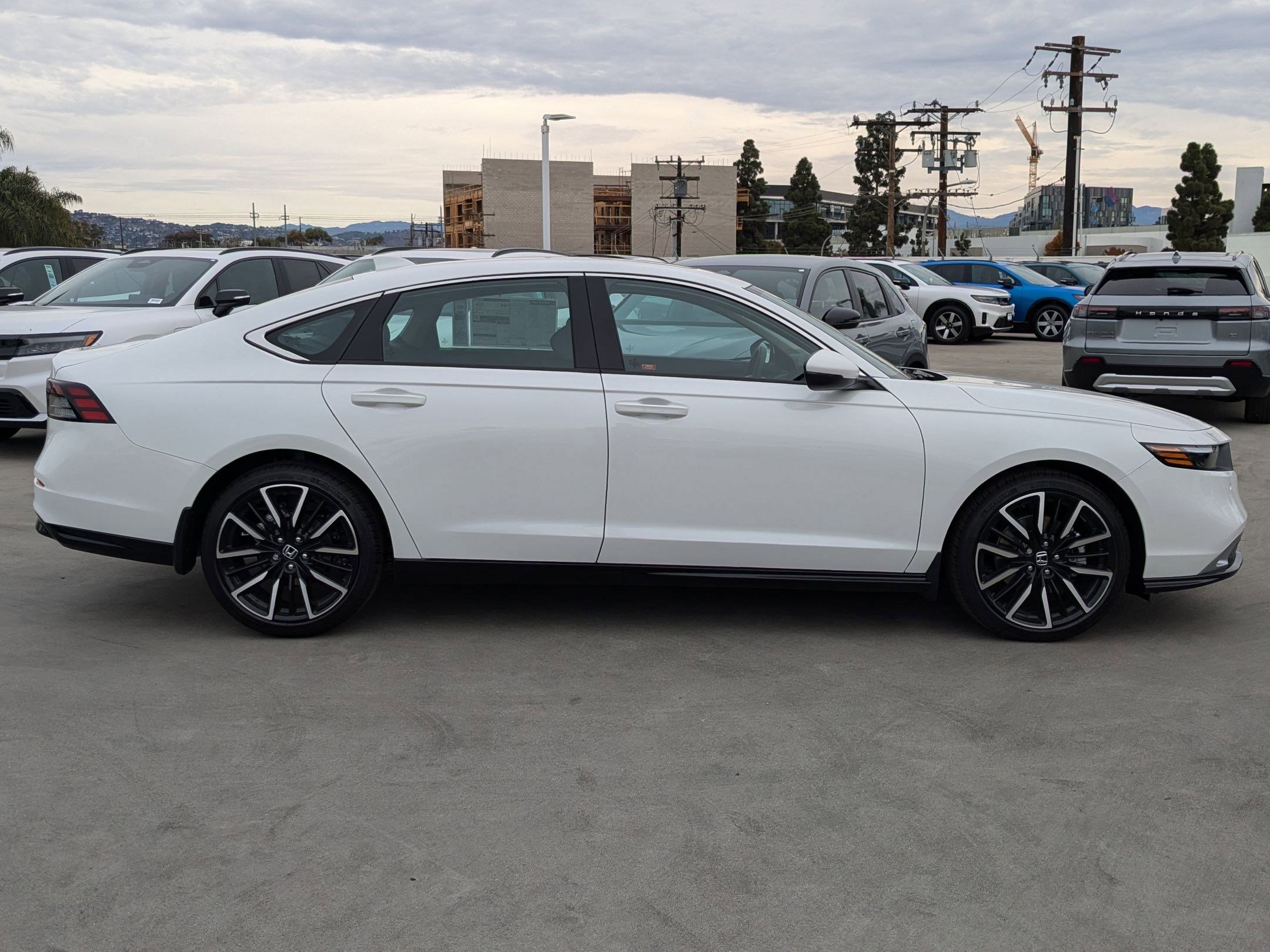 2025 Honda Accord Hybrid Touring photo 2
