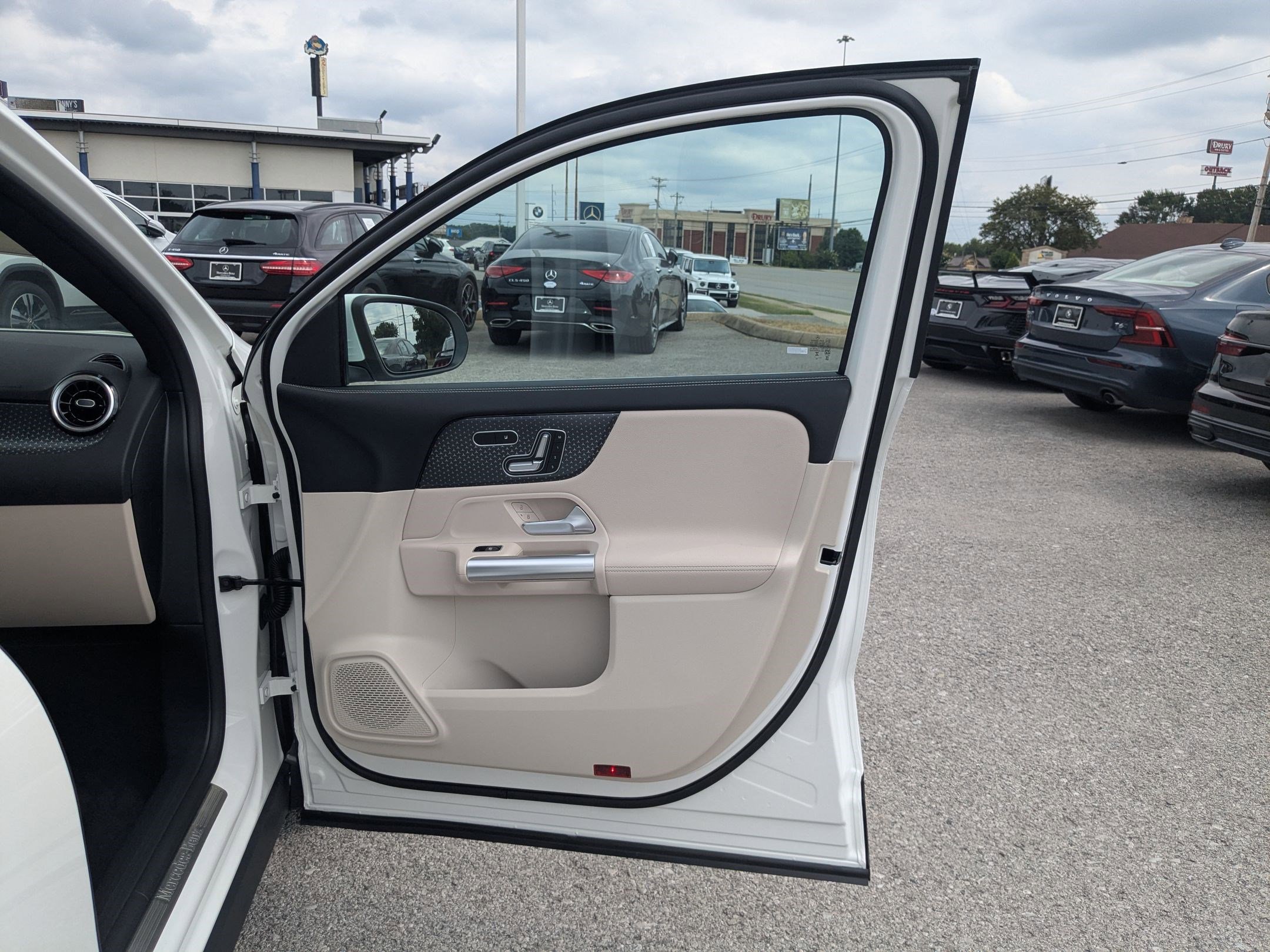 2026 Mercedes Benz GLA 250 4MATIC photo 29