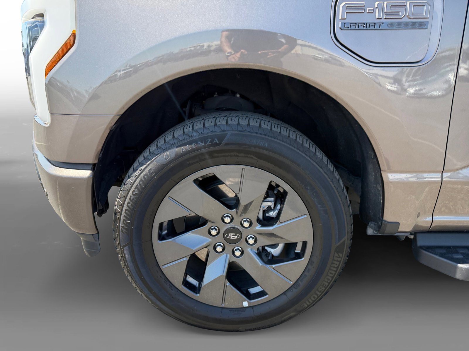 2022 Ford F-150 Lightning photo 9
