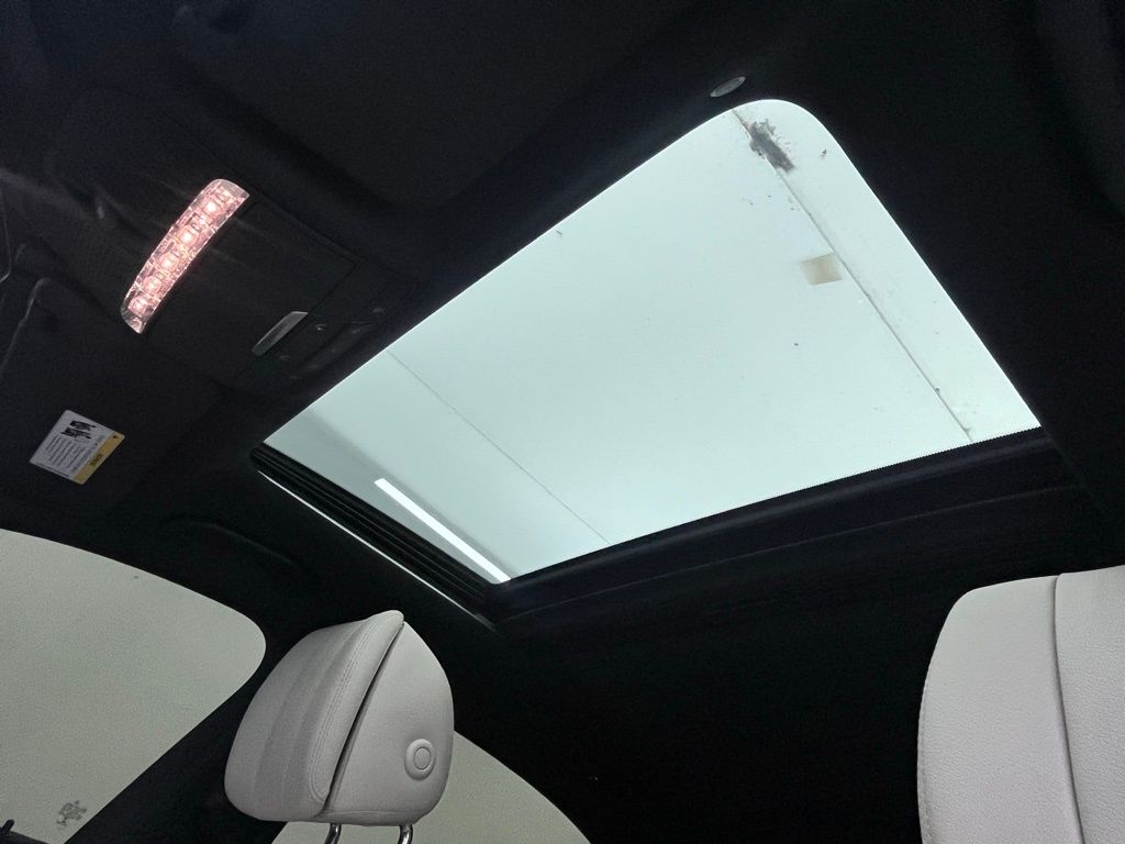 2017 Mercedes Benz E 300 photo 7