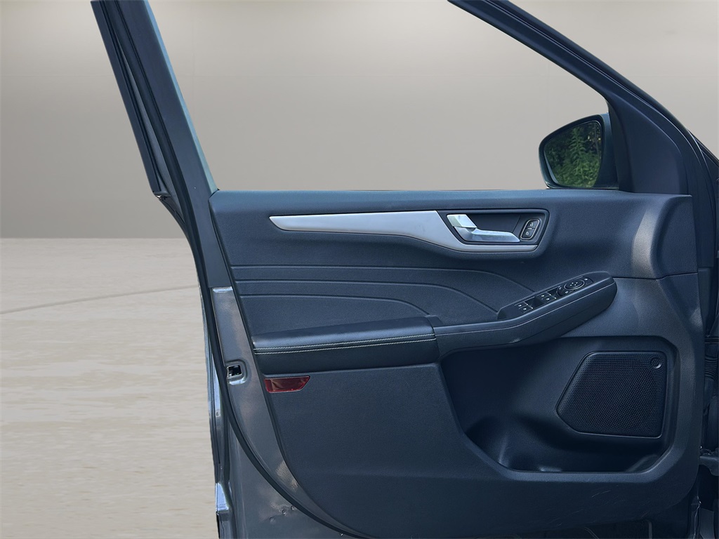 2022 Ford Escape SEL photo 15
