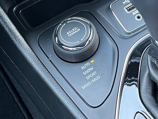 2022 Jeep Cherokee Limited photo 19