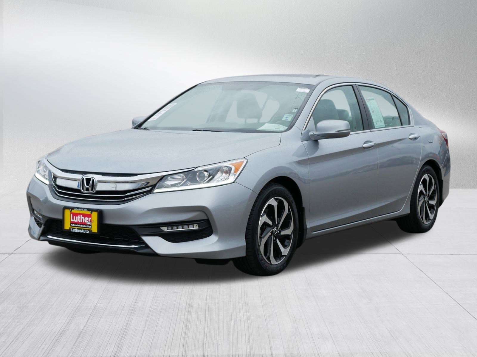2017 Honda Accord EX photo 3