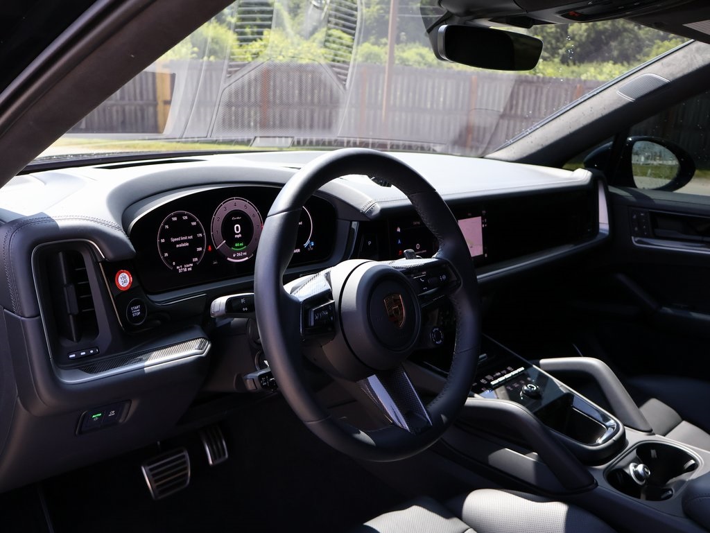 2024 Porsche Cayenne E-Hybrid Coupe Turbo photo 3