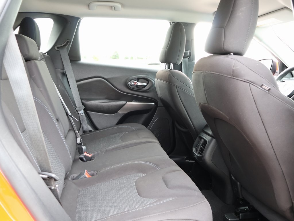 2021 Jeep Cherokee Latitude photo 10