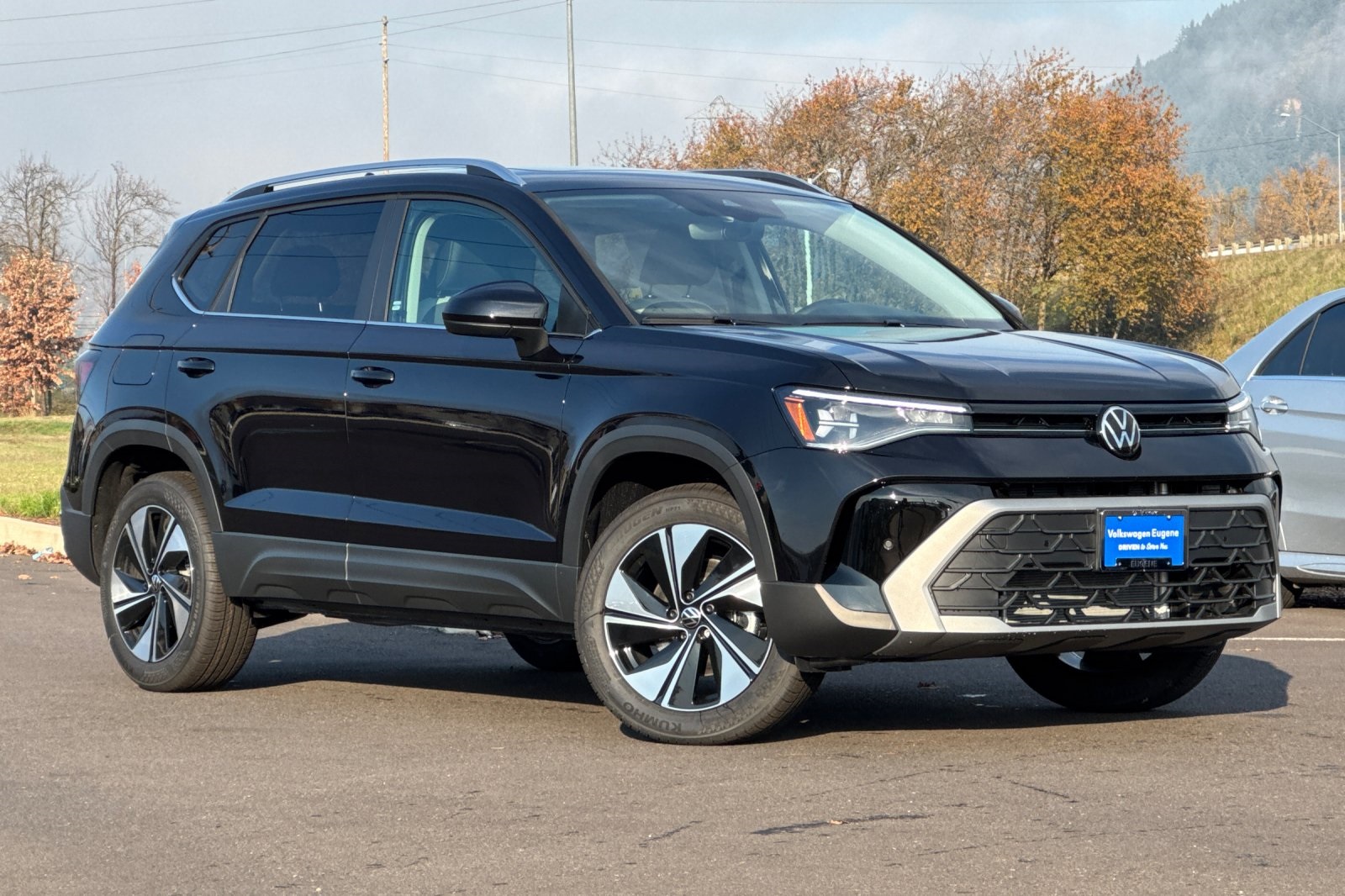 2025 Volkswagen Taos SE's photo
