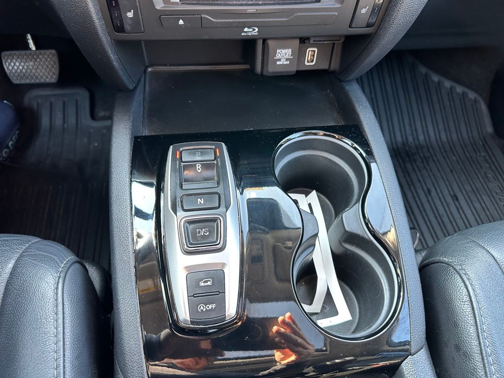 2019 Honda Pilot Touring photo 19