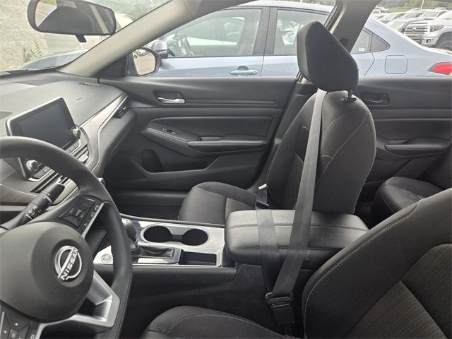 2024 Nissan Altima 2.5 SV photo 4