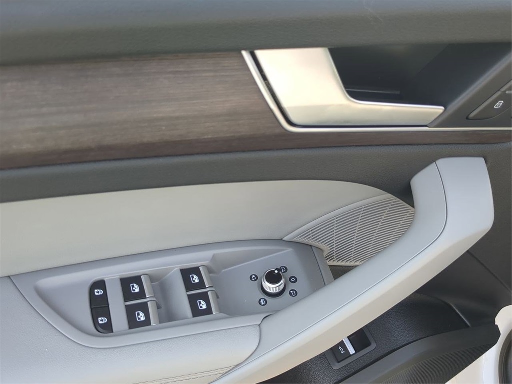 2024 Audi Q5 45 S line Premium photo 8