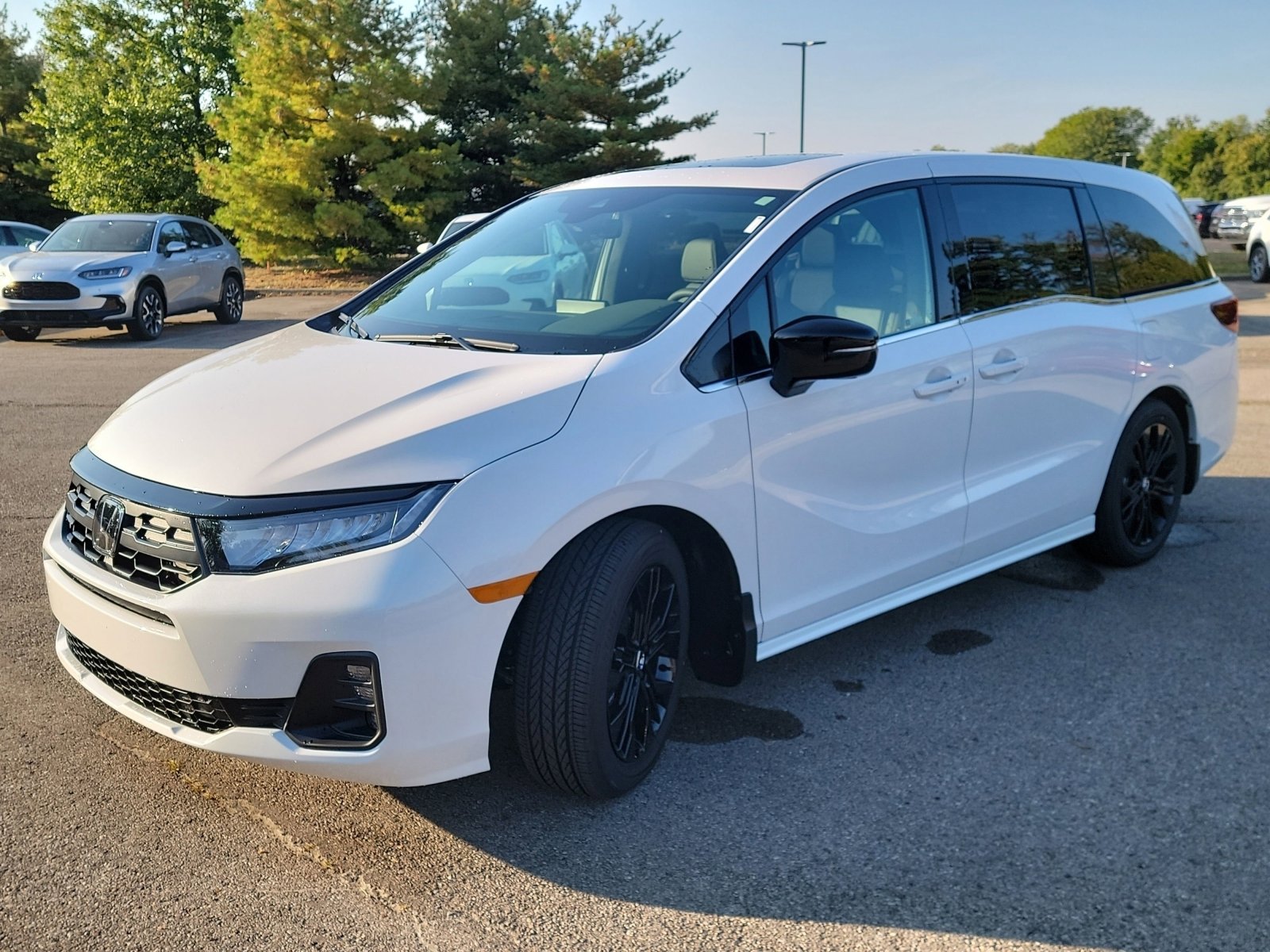 2026 Honda Odyssey photo 2